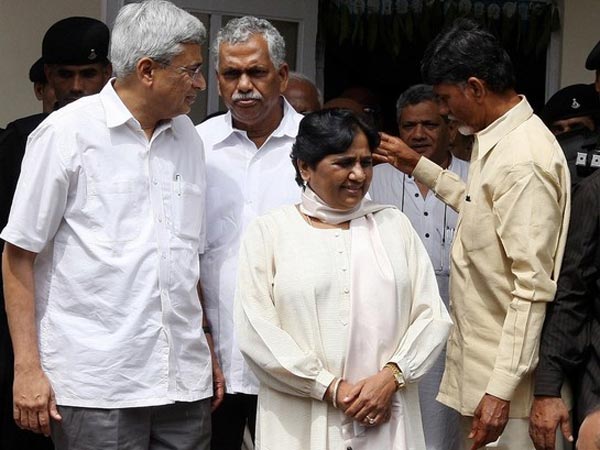 జయ సరే: బాబు, జగన్, కెసిఆర్‌ల్లో ఎవరు? (పిక్చర్స్)