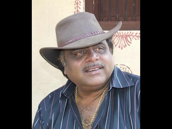 తారల ఎన్ని'కలలు': ప్రచారంలో ముద్దుగుమ్మ(పిక్చర్స్)