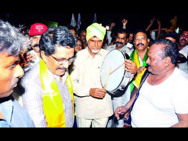 ఫొటోలు: వచ్చే ఎన్నికల్లో తారలు