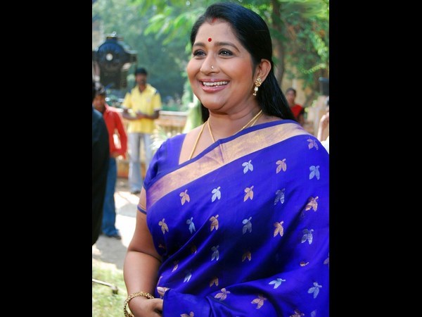 ఫొటోలు: వచ్చే ఎన్నికల్లో తారలు