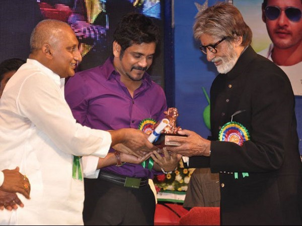 పిక్చర్స్: సినీ పెద్దలు ఏ రాజకీయ పార్టీ వైపో?