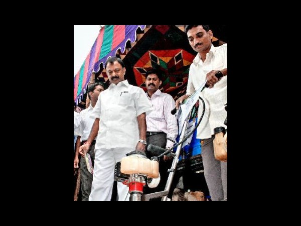 తెలుగోడి ప్రచారం, హీరోయిన్ల ఎక్స్ట్రా(పిక్చర్స్) తెలుగోడి ప్రచారం, హీరోయిన్ల ఎక్స్ట్రా(పిక్చర్స్)