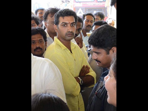 ఫొటోలు: వియ్యంకులు టిడిపిని గట్టెక్కిస్తారా?