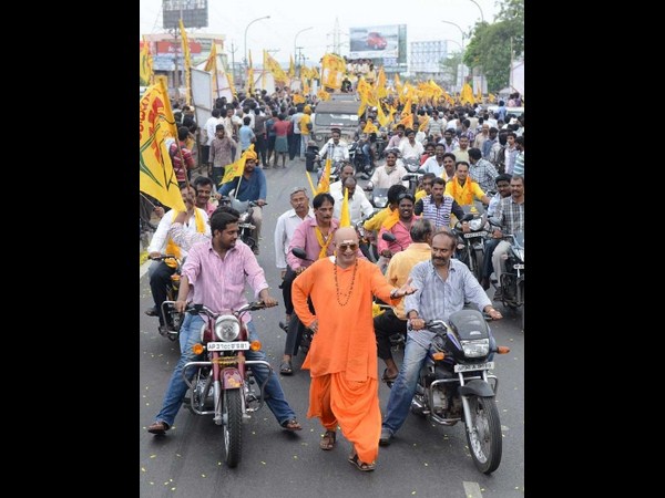 ఫొటోలు: వియ్యంకులు టిడిపిని గట్టెక్కిస్తారా?