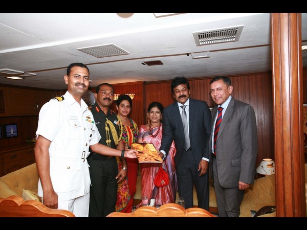 మంచి మార్కులు కొట్టేస్తున్న 'హీరో' (పిక్చర్స్)