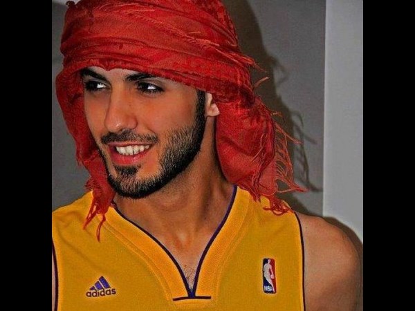 అమ్మాయిలకు పిచ్చెక్కిస్తున్న హాట్ గాయ్(పిక్చర్స్)