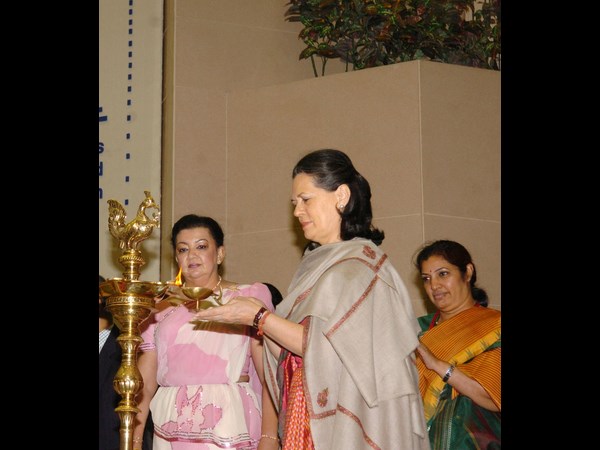  చిరు, జగన్, ఎన్టీఆర్...: కాంగ్‌లో ఆరు ముక్కలాట