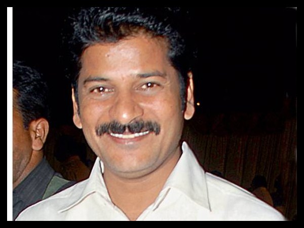 పొలిటికల్ గేమ్: టిడిపి నేతలకు కొత్త చిక్కులు (పిక్చర్స్)