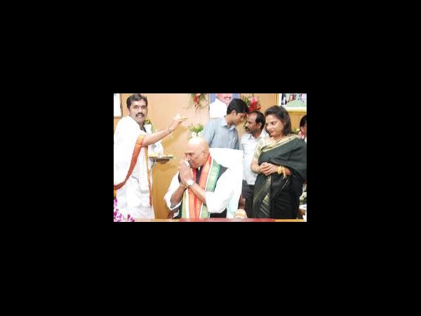 హోంకు డిమాండ్: 'చిరు' ప్రయత్నాలు