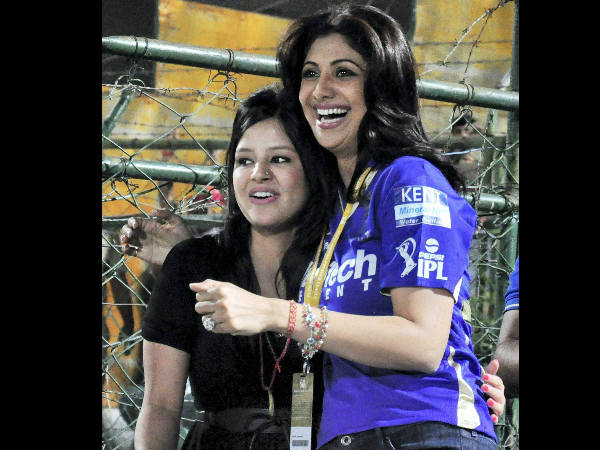 టాక్ ఆఫ్ ఐపిఎల్6 (హాట్ సాక్షి పిక్చర్స్)