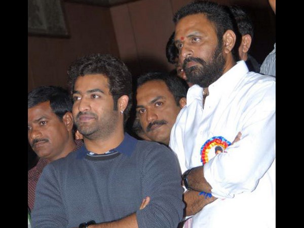 తొడగొట్టి సవాల్: ఎన్టీఆర్ దాగుడుమూతలు(పిక్చర్స్)