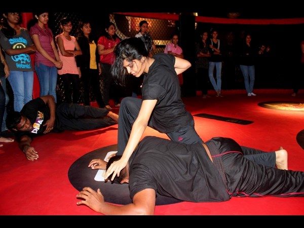 సెల్ఫ్ డిఫెన్స్ ప్రోగ్రామ్ సెల్ఫ్ డిఫెన్స్ ప్రోగ్రామ్