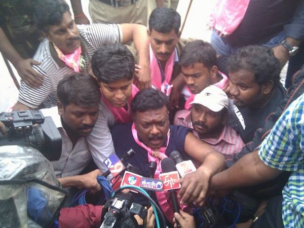  ఫొటోలు: చలో అసెంబ్లీ ఉద్రిక్తం