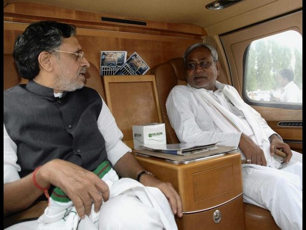 ఆ మోడీ మిత్రుడు.. ఈ మోడీ శత్రువు