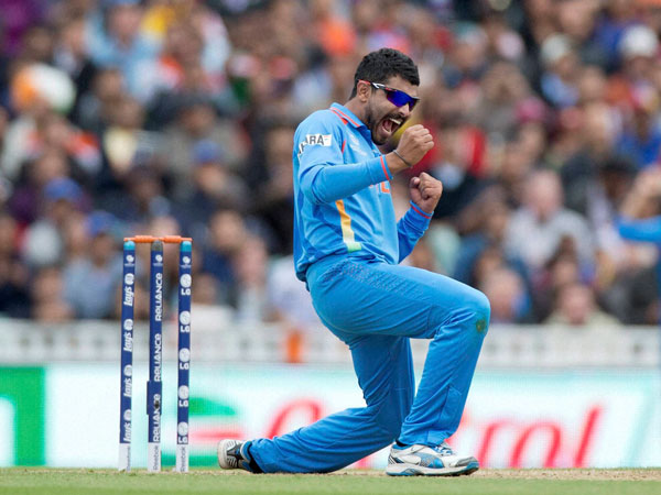 పిక్చర్స్: ఫీల్డింగులో అదరగొడుతున్నారు