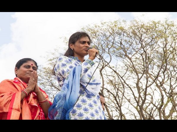 వైయస్‌ను తలపించిన షర్మిల