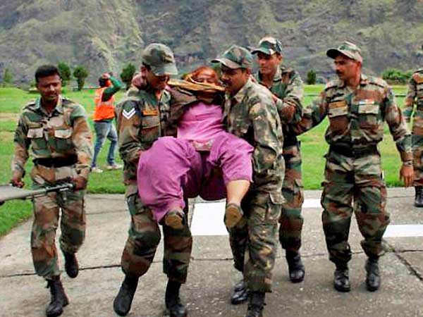 ఫొటోలు: బీభత్సం, వేలాది మంది మిస్