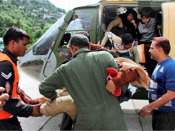 ఫొటోలు: బీభత్సం, వేలాది మంది మిస్