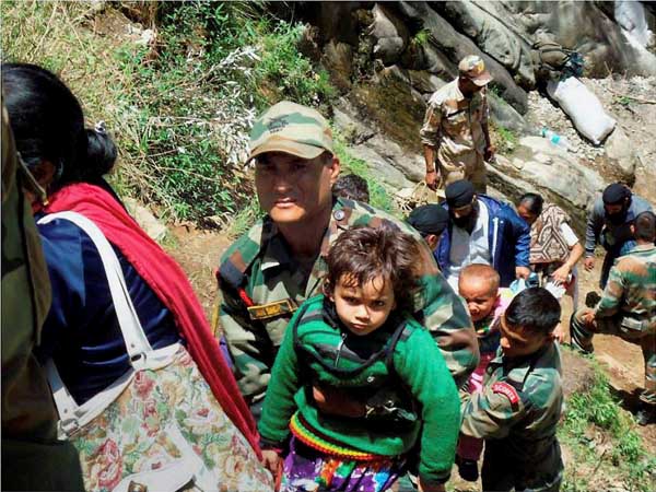 ఫొటోలు: బీభత్సం, వేలాది మంది మిస్