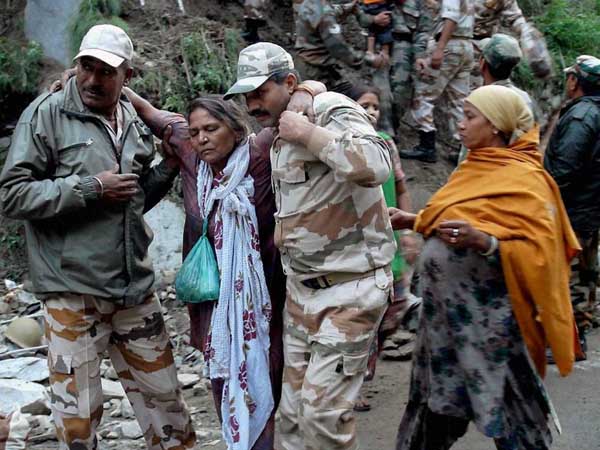 ఫొటోలు: బీభత్సం, వేలాది మంది మిస్