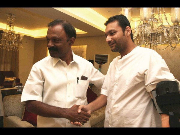 రాయల తెలంగాణ: మైనస్ జగన్, ప్లస్ చిరు