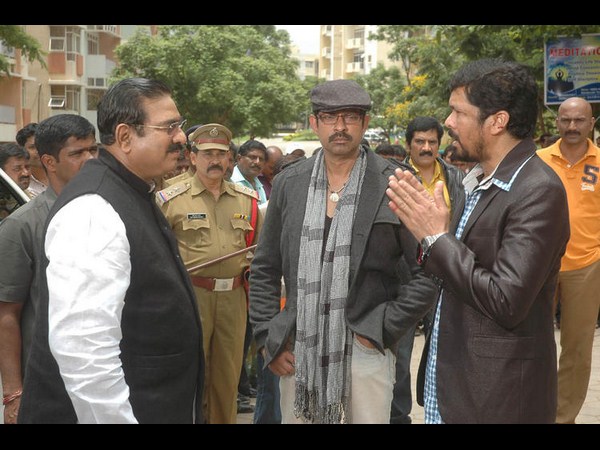 రాయల తెలంగాణ: మైనస్ జగన్, ప్లస్ చిరు