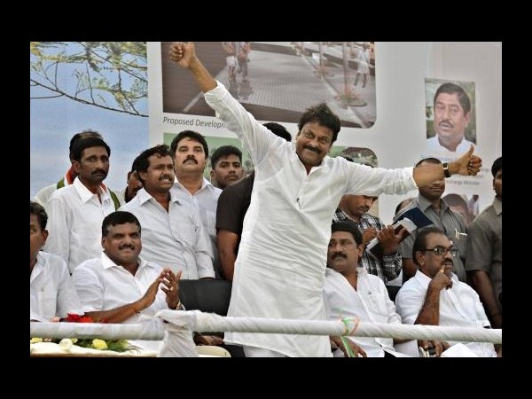 చిరు పట్టు విడుపు - భిన్నంగా కిరణ్, బొత్స