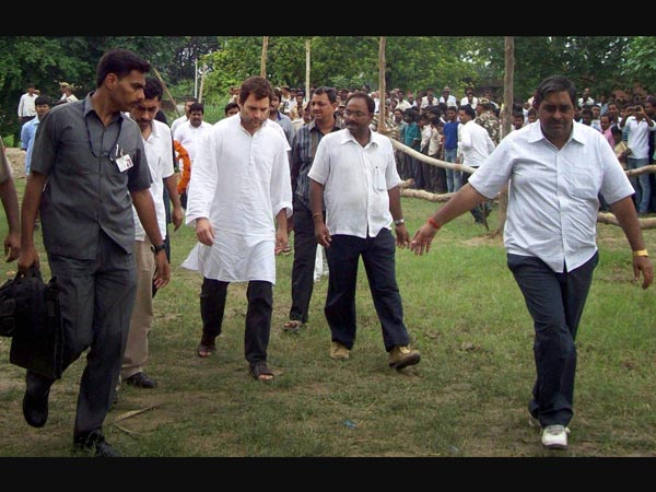 మోడీ, రాహుల్ రాంబో, డంబో (పిక్చర్స్)