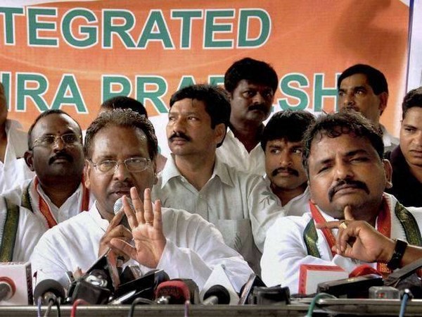 సీమాంధ్ర నేతల రాజీనామా