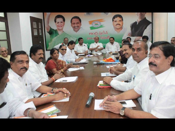 దిగ్విజయ్ వ్యాఖ్యలతో వేడి