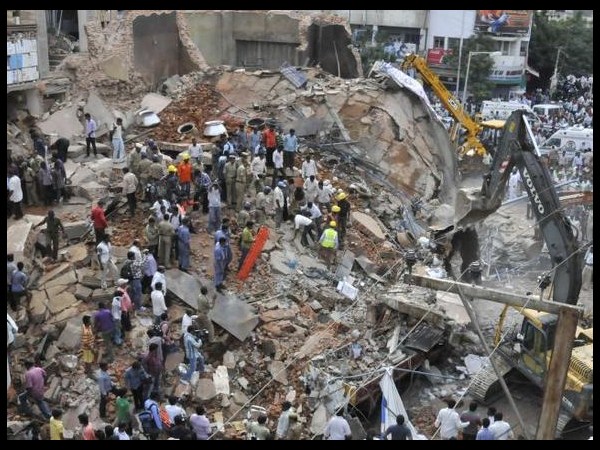 జెసిబితో సహాయ చర్యలు