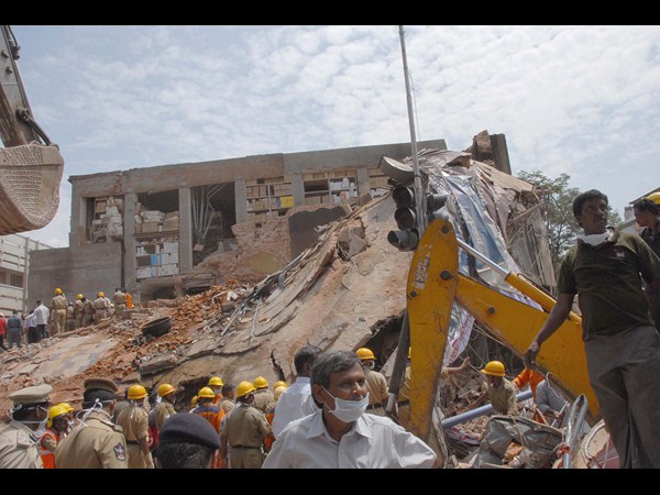 ప్రమాద స్థలి వద్ద