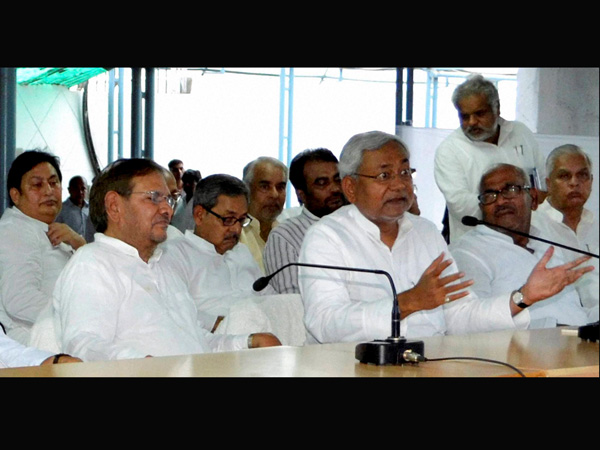 నితీష్, శరద్ ఇలా..