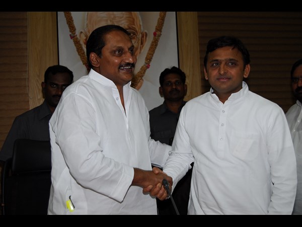 షేక్ హ్యాండ్