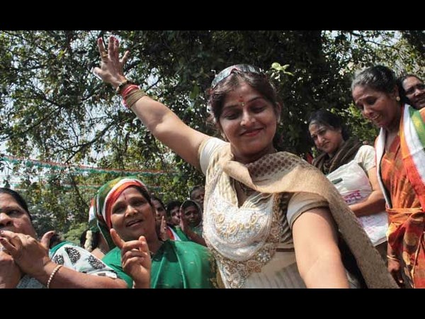 కర్నాటకలో మరోసారి కమలంకు దెబ్బ