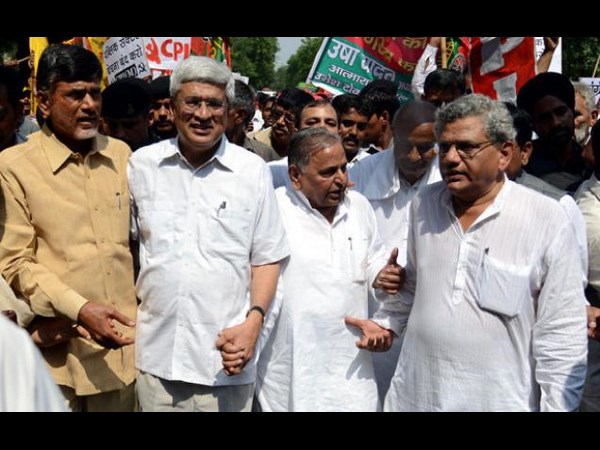 ములాయం జోరు