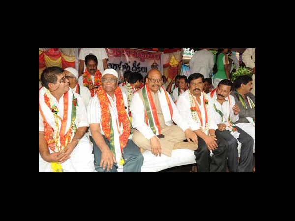 టీజీ వెంకటేష్ దీక్ష