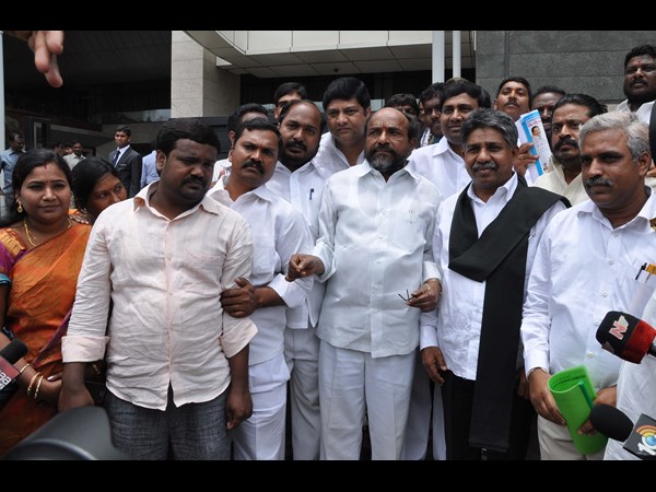 మోడీతో మందకృష్ణ, కృష్ణయ్య