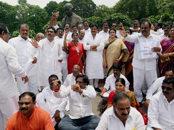 చిరంజీవి ఇలా ధర్నాలో..