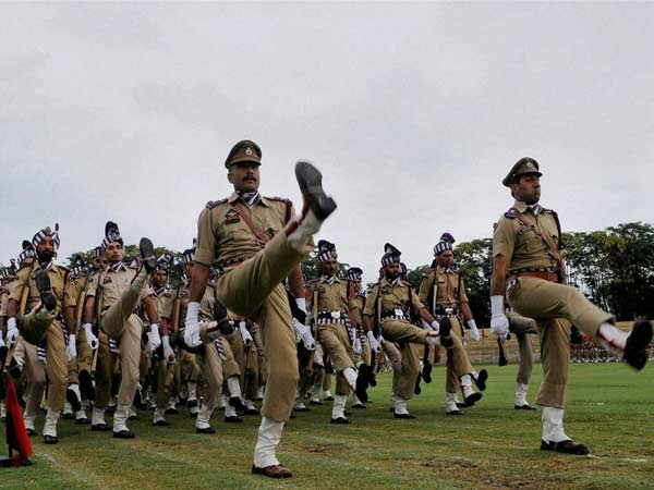 సిఆర్‌పిఎఫ్ మార్చ్ ఫాస్ట్