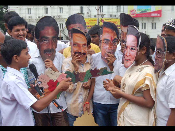 తిరుపతిలో సమైక్య సెగ