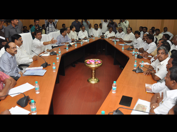 మంత్రి వర్గ ఉపసంఘం చర్చలు