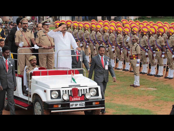 సిఎం వందన స్వీకరణ 