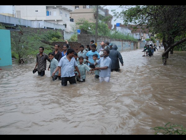 వ్యక్తులు గల్లంతు