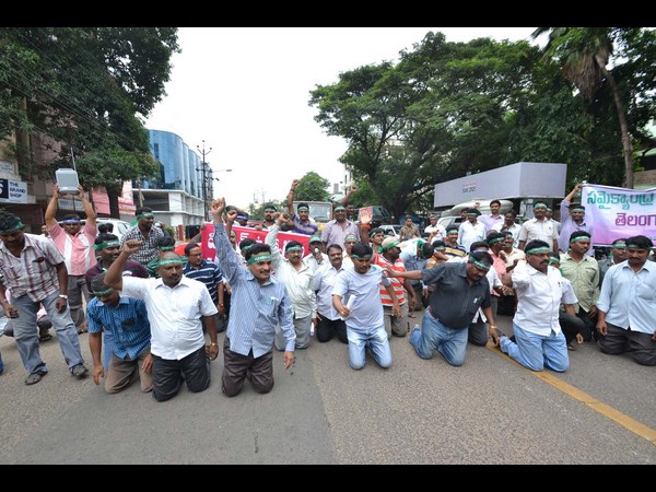 మోకాలిపై నడక