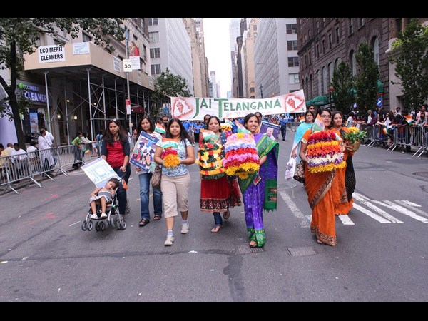 రంగు రంగుల బతుకమ్మలు..