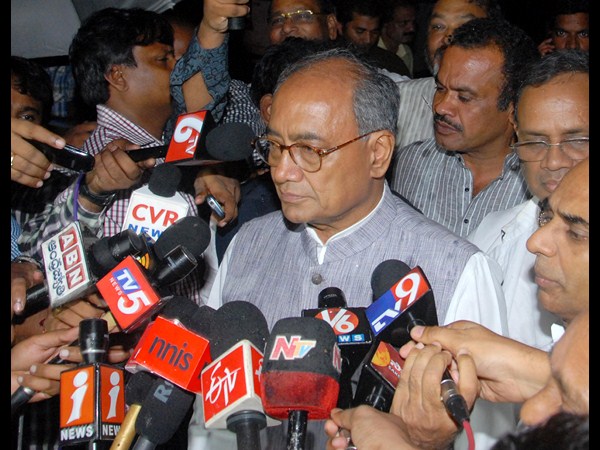 మీడియాతో డిగ్గీ