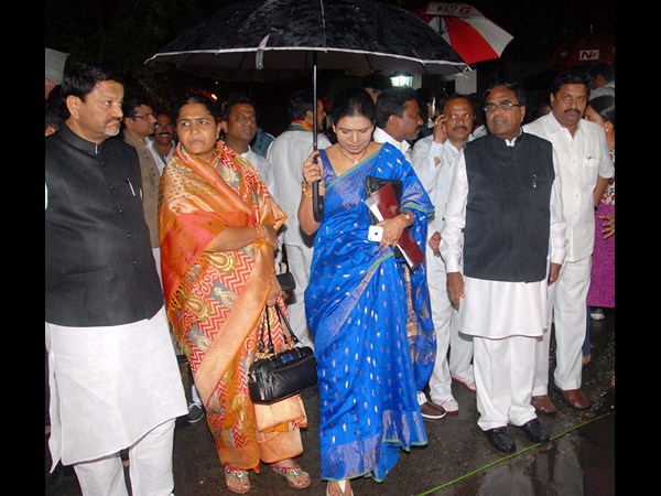 డికె అరుణ, పొన్నాల, సునితా....