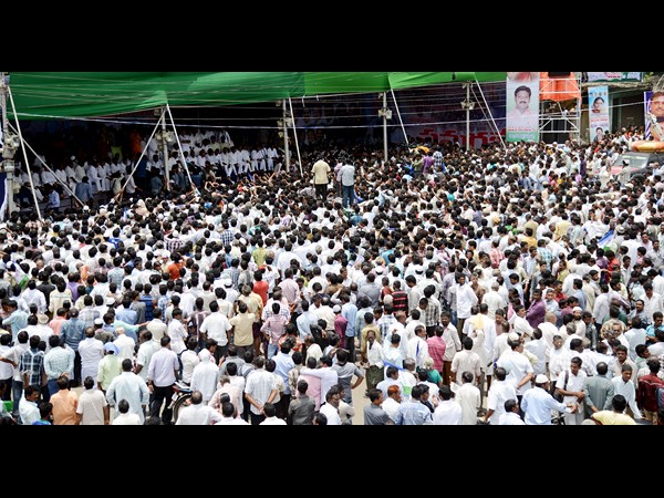 భారీ స్పందన