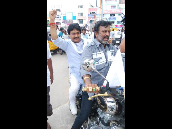 ర్యాలీలో గజల్